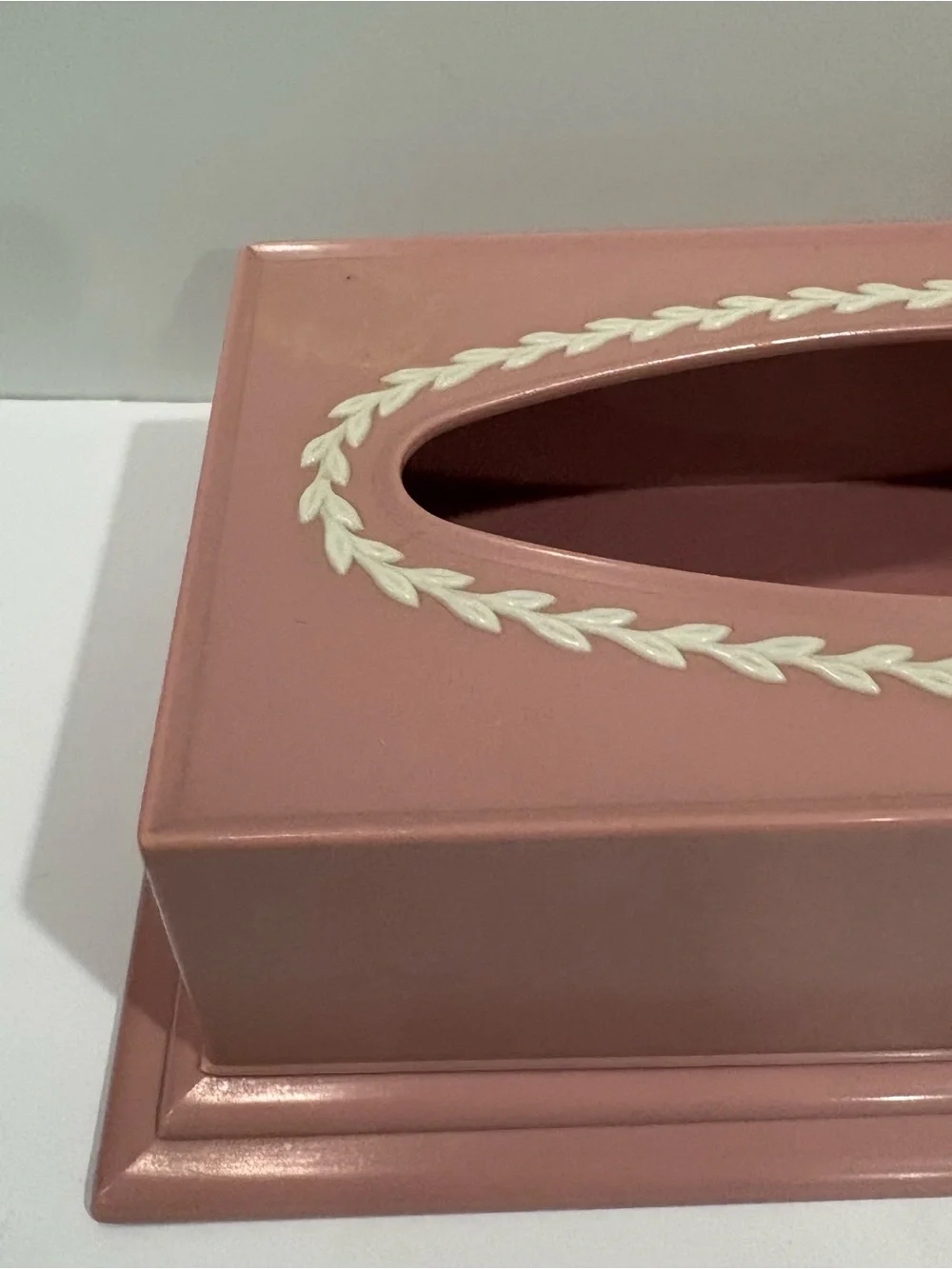 Vtg MCM Tissue Box Holder Bathroom Set Mauve Pink Plastic White Trim Fesco